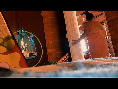 ❤️ Leanann m'uncail mé isteach sa chith, fucks sé mé agus mé a ghlacadh cith. ❌ Porn ardchaighdeáin linn ❌️❤